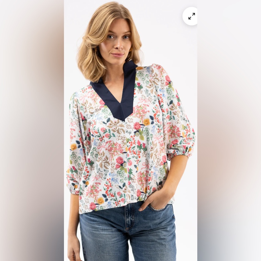 Smith & Quinn -The Eliza Top - Flower Cart Floral V-Neck Blouse with Navy Trim